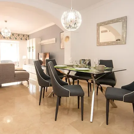 Ground Floor Apartment, Jardines De Santa Maria Elviria Апартаменти Марбелья