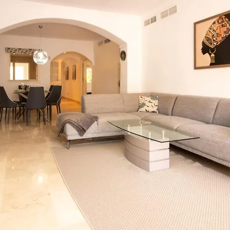 アパート Ground Floor Apartment, Jardines De Santa Maria Elviria